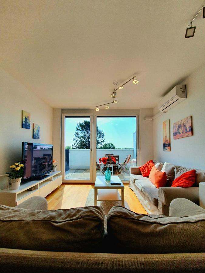 Near Lake Two Bedroom Fully Furnished Apartment 维也纳 外观 照片